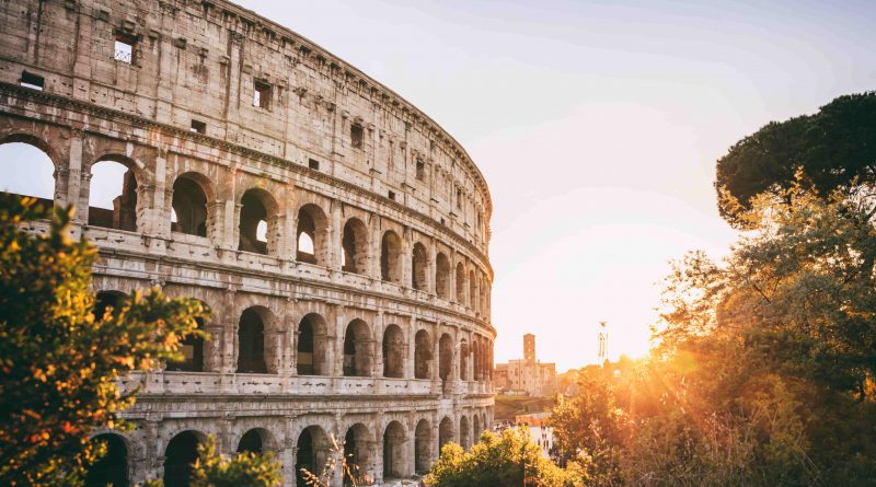 colosseum yn Rhufain yr Eidal PB8V5L4 min