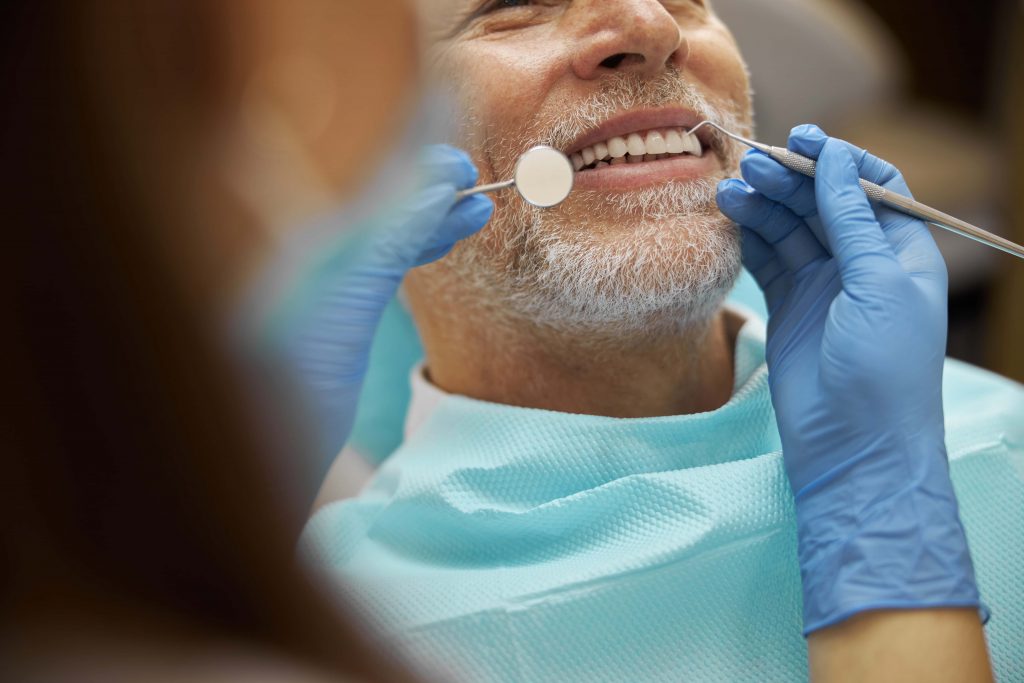 Costo del cambio de imagen de la sonrisa en Estambul- Istanbul Dental Center