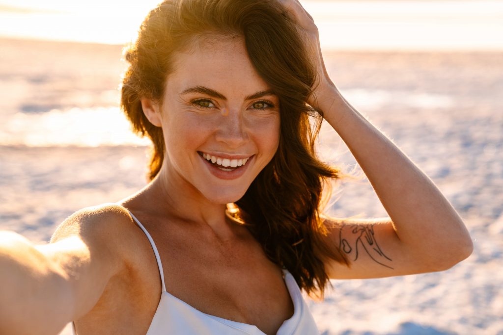 Kusadasi Hollywood Smile Makeover Clinic 4 Birmingham All on 4 dental implant prices