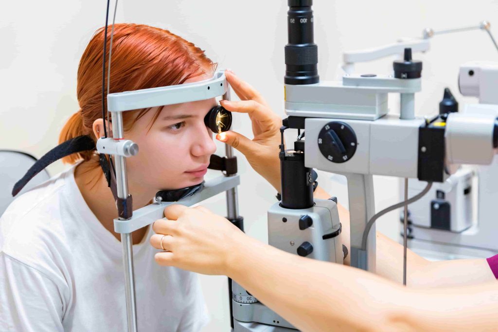 điều trị mắt lasik