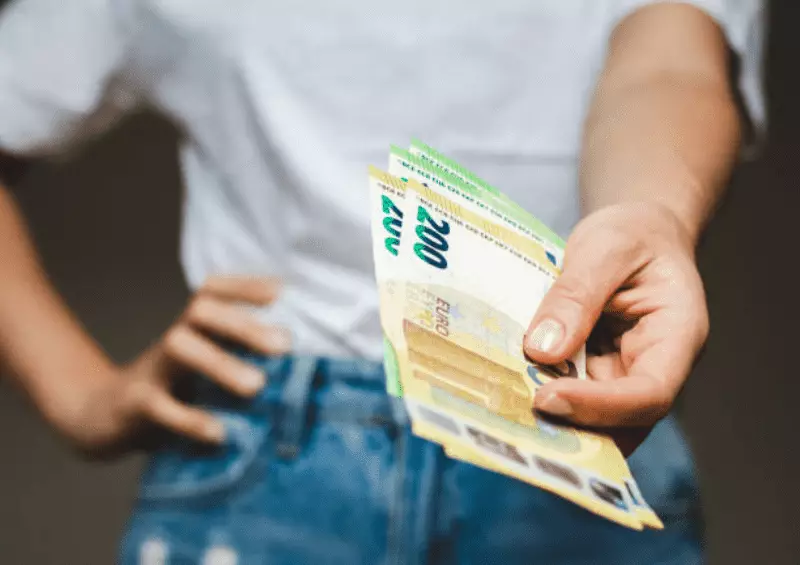 What Are the Price of a Hair Transplant in Serbia and the Best Hair Transplant Clinics 14 Background 25 8