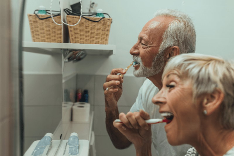 What Should I Do To Have Aesthetic and Beautiful Smile? Does Hollywood Smile Provide White Teeth? 3 Hollywood Smile