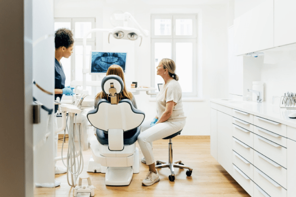 Dental implantatorum in Denmark