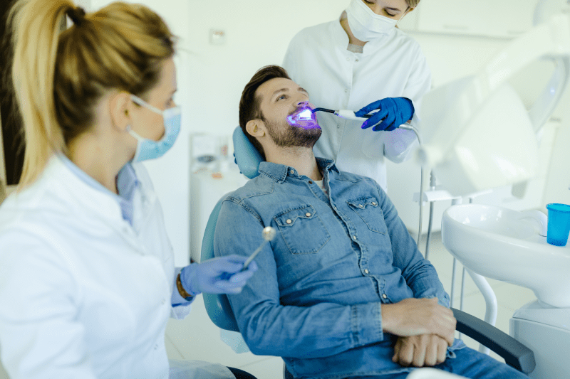 Зубне фасете или избељивање зуба